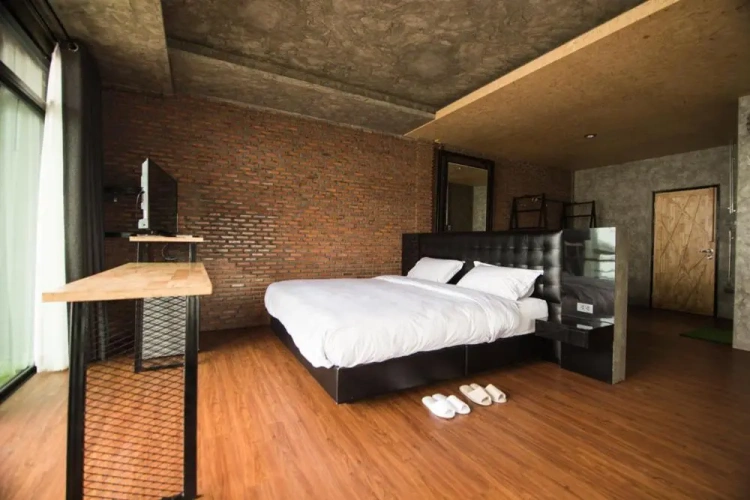 Suite with balcony and with lake view