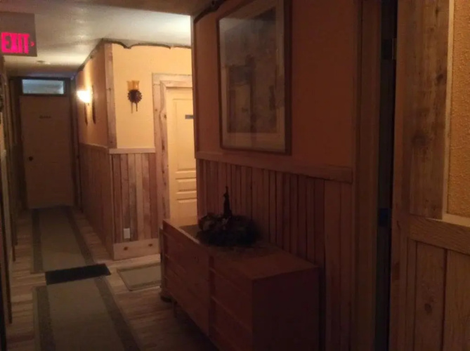 Hotel Midway