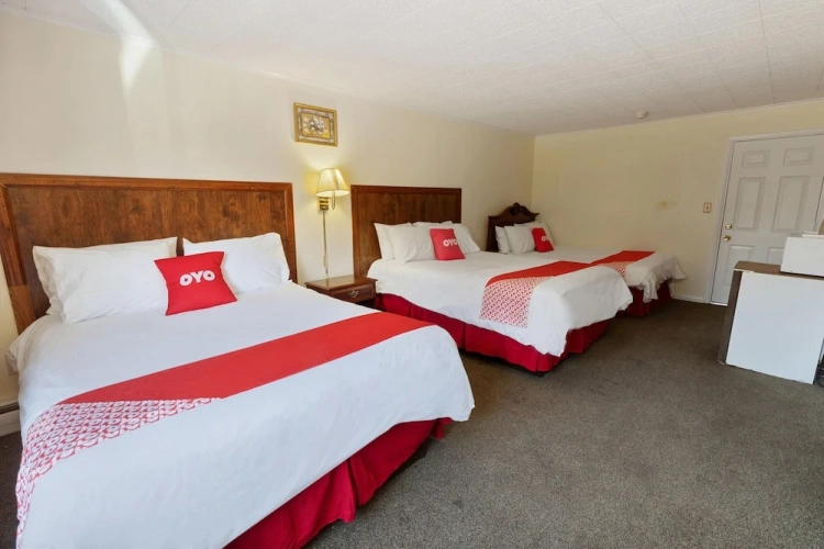 Standard Triple room
