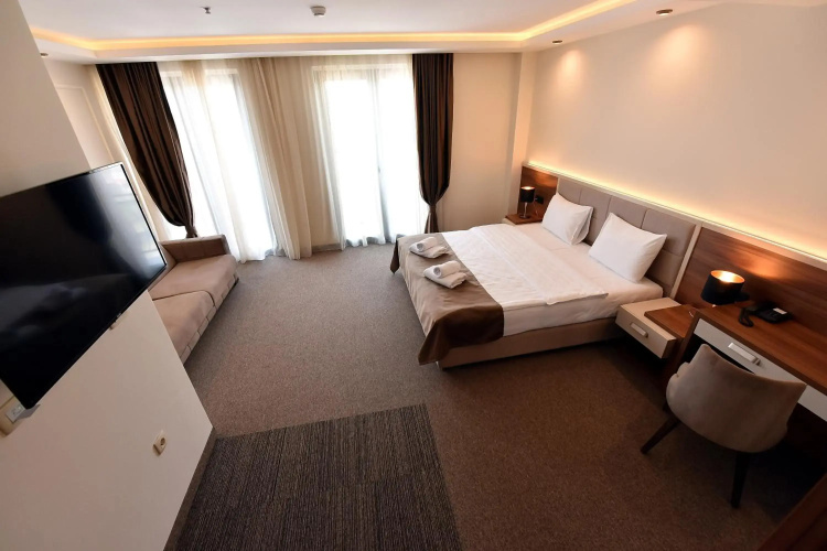 Hotel Lazaro