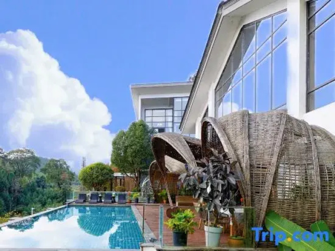 Zizai Cliff Hotel