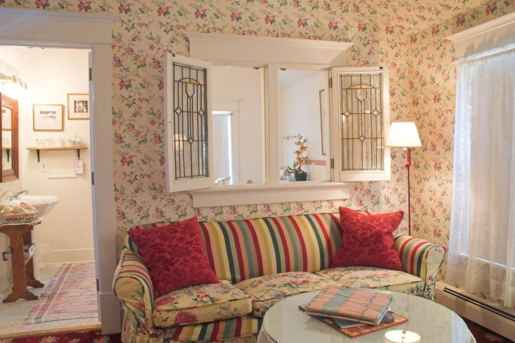 White Lace Inn