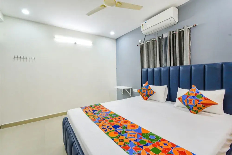 Fabhotel Maski Suites