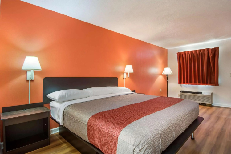 Motel 6 Warner Robins, GA