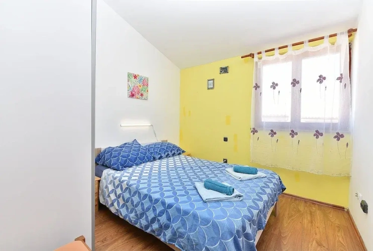 6 Bedrooms Standard Cottage