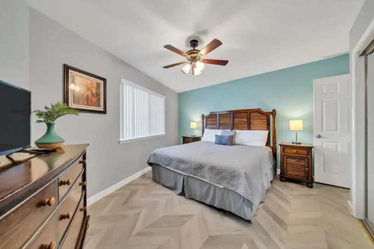 Crystal Village II, Unit 6B