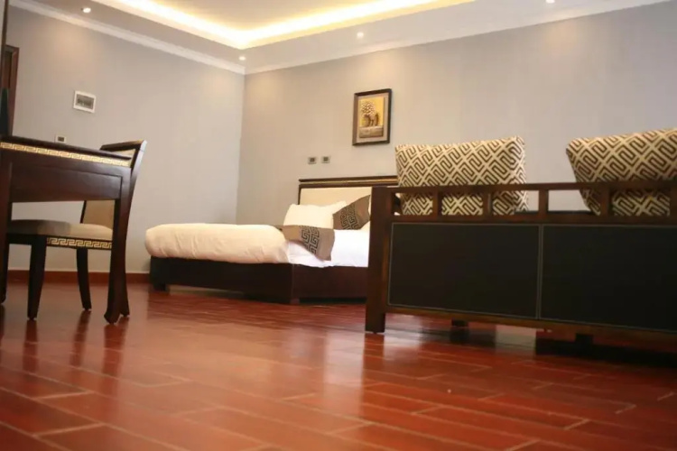 Yadonay Hotel