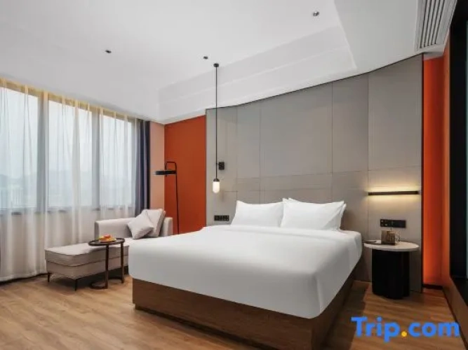 1 Bedroom Business Suite