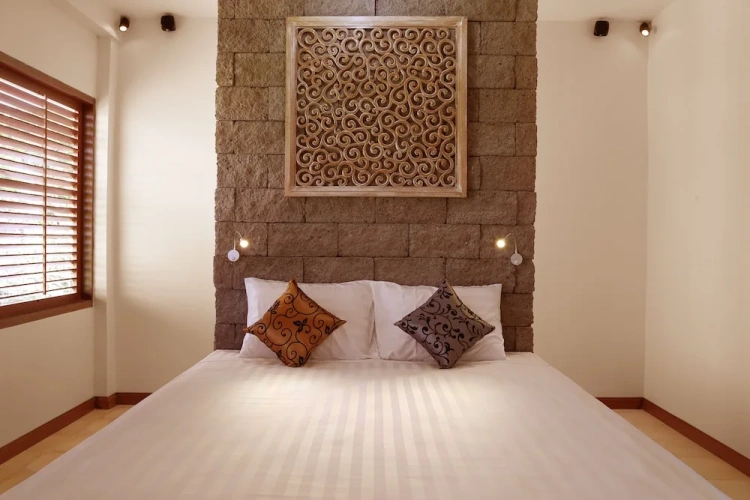 2 Bedrooms Villa