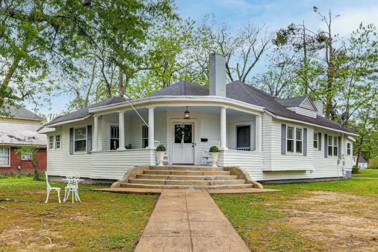 3 Bedrooms Cottage
