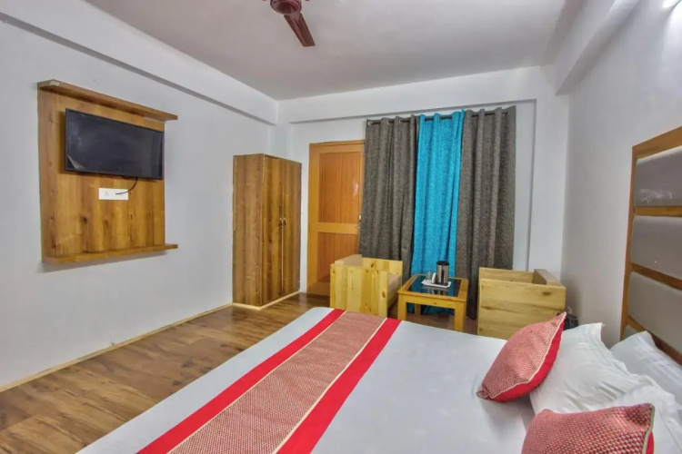 Hotel beas river retreat