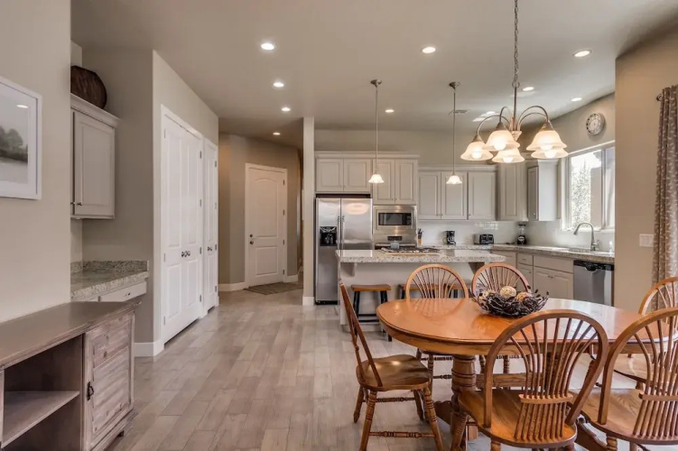 Red Coral Inn 3 Bedroom Apts