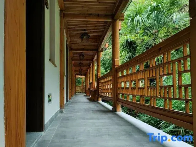 Chaji Mantanghong Courtyard