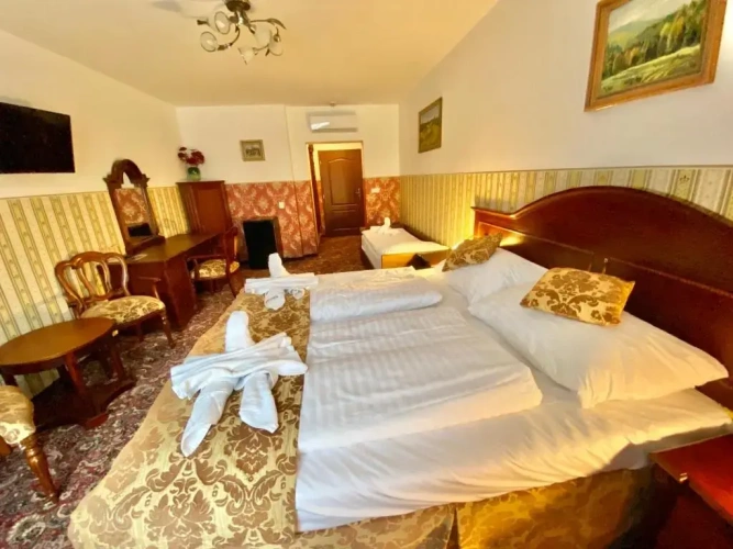 Triple room