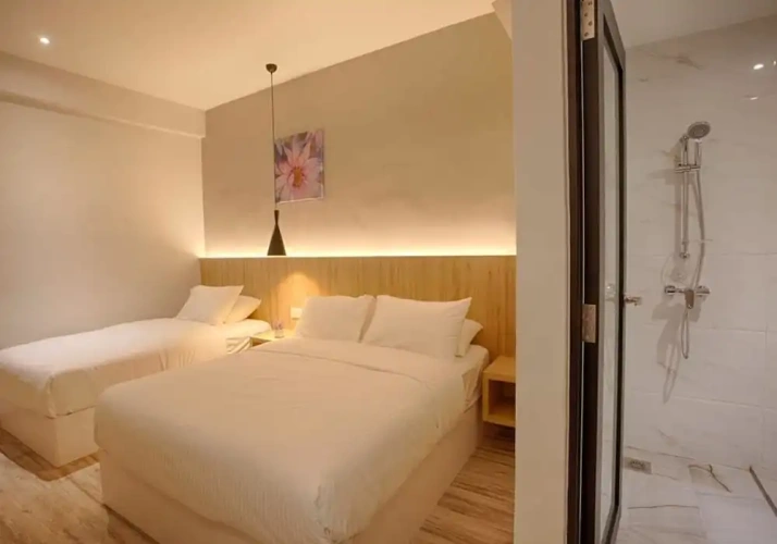 Standard Triple room