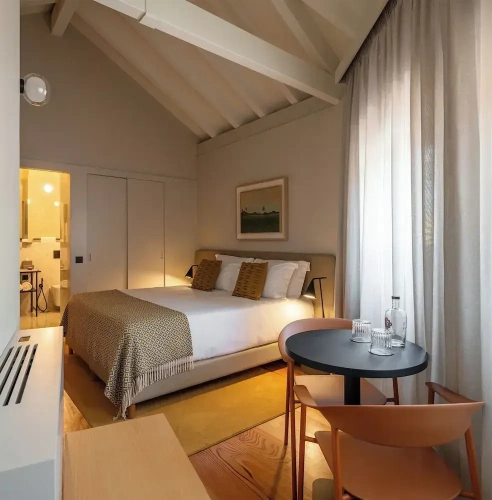 Standard Double room with city view