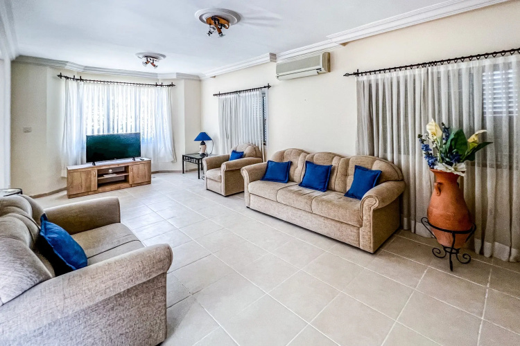 Fantastic Villa with Private Beach in Girne