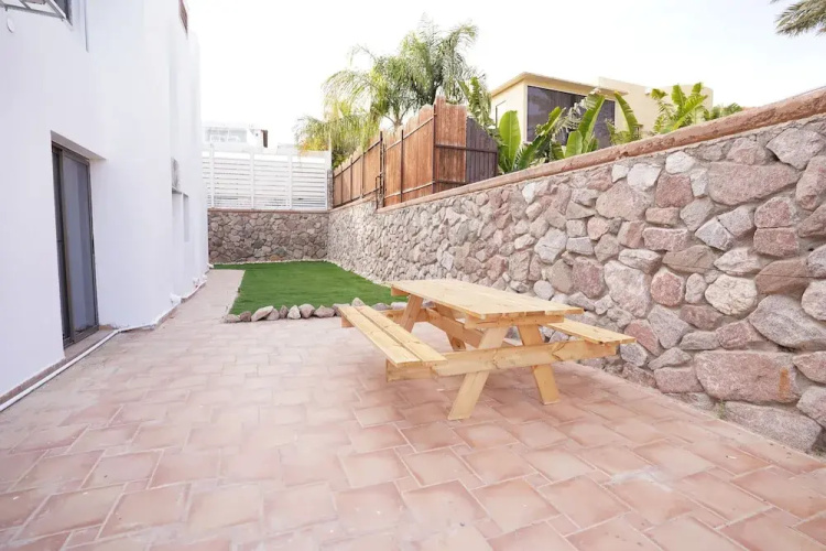 YalaRent Afarsemon APT complex with pool
