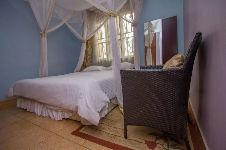 Crystal Suites and Apartments