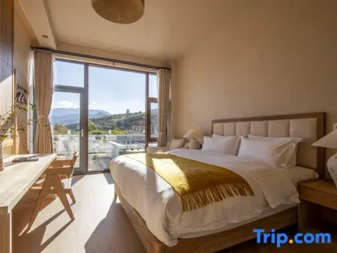 2 Bedrooms Suite
