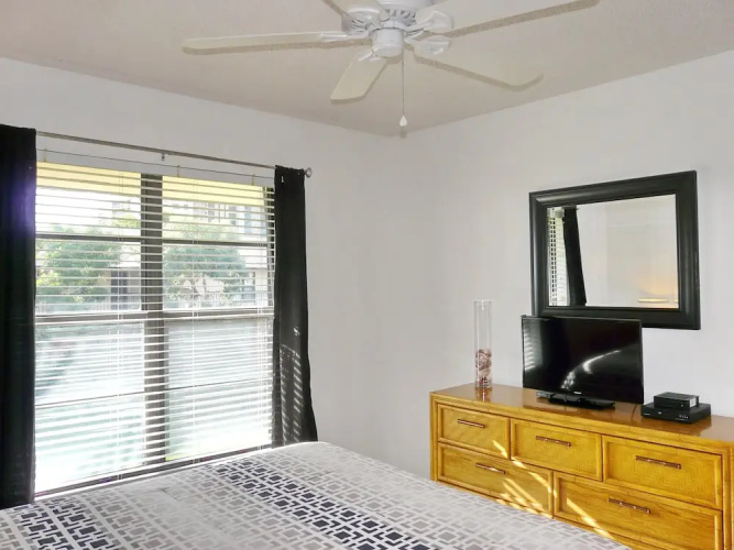 Inviting Condo With Pool Just a Steps From the Beach