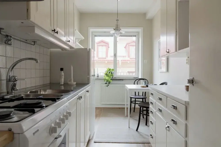 1 Bedroom Apartment with city view