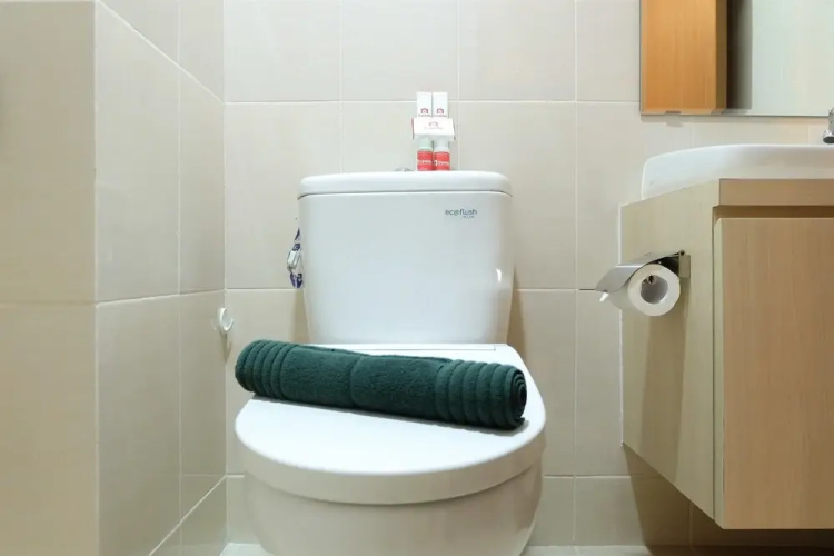 Artistic Studio Apartment at The Oasis Cikarang