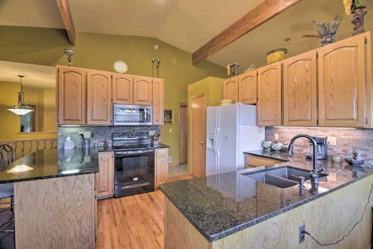 4 Bedrooms Cottage