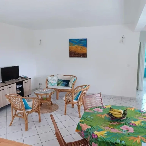 2 Bedrooms Apartment