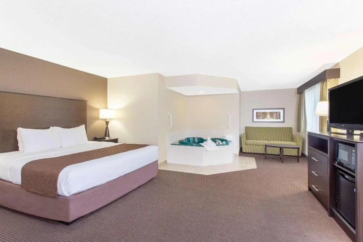Deluxe Double Suite