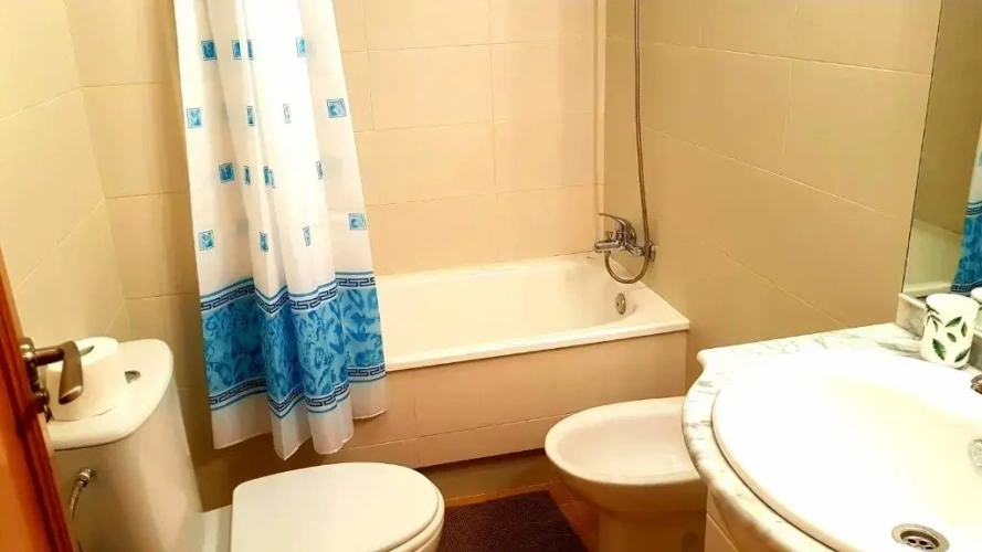 3 Bedrooms Apartment