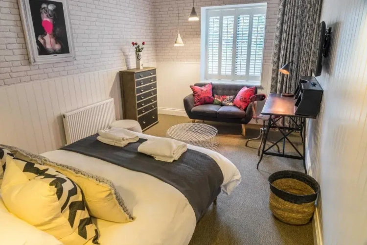 Standard Double Basement room with river view