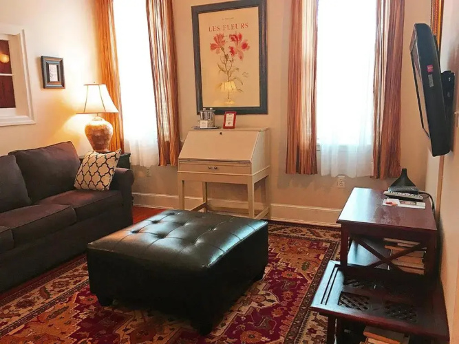 Morris House Hotel
