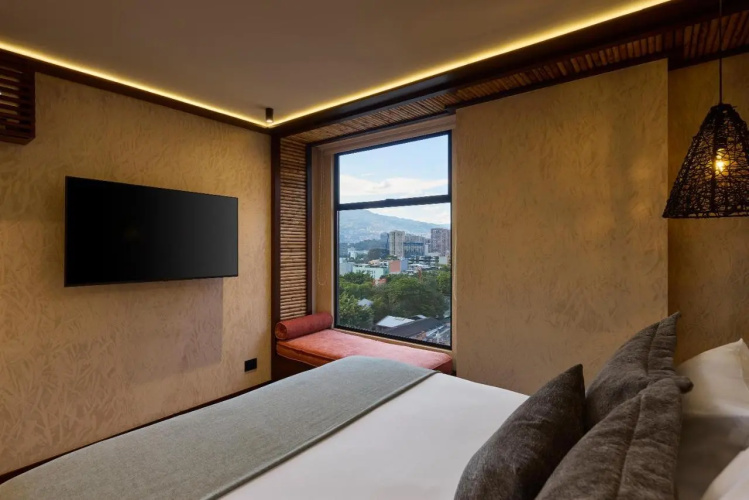 Golden Valley Hotel