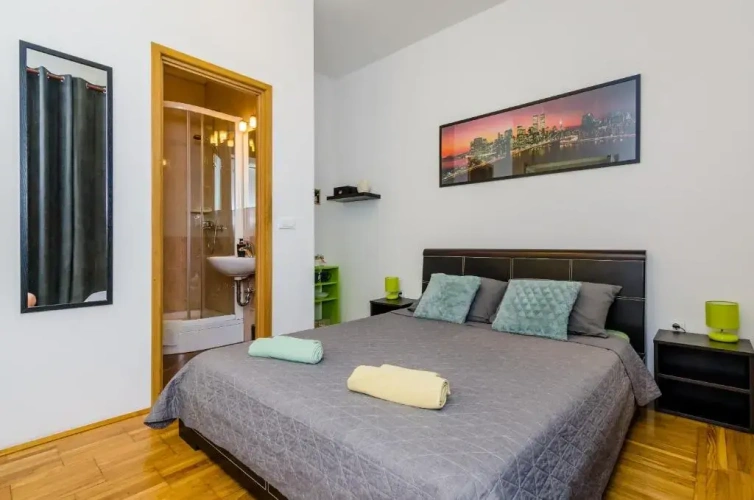 Standard Double room with city view