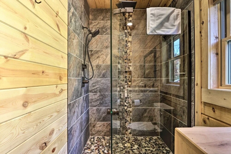 3 Bedrooms Cottage