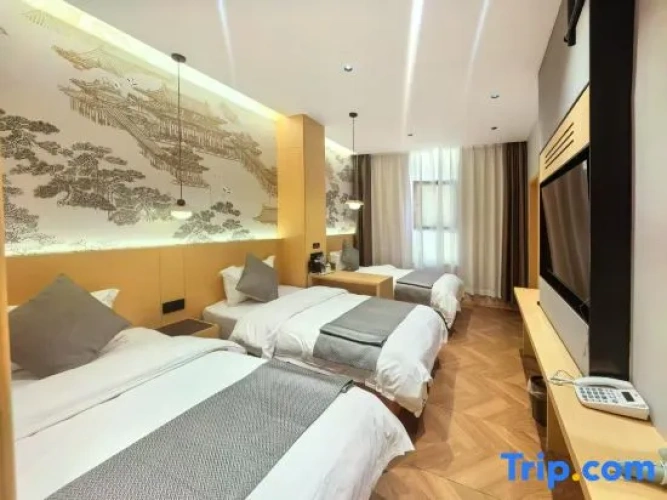 Standard Triple room