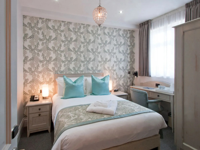W12 Rooms