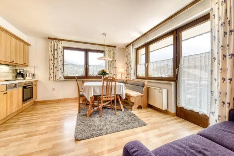 2 Bedrooms Apartment