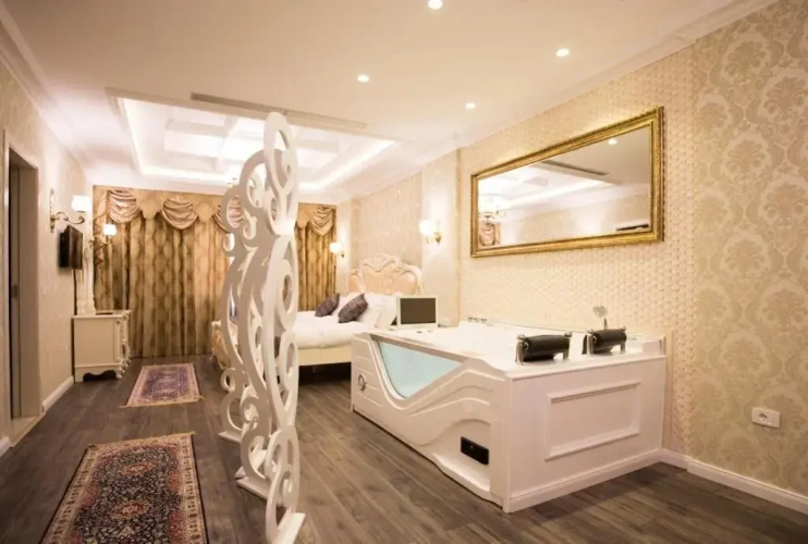 Deluxe Suite
