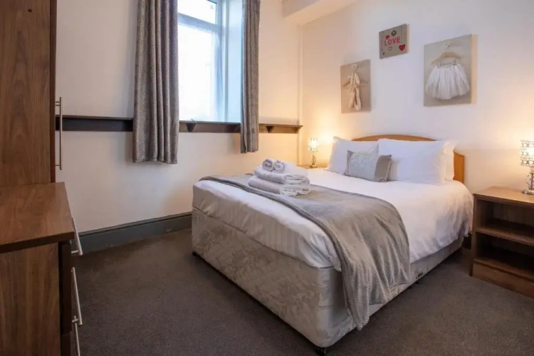1 Bedroom Apartment