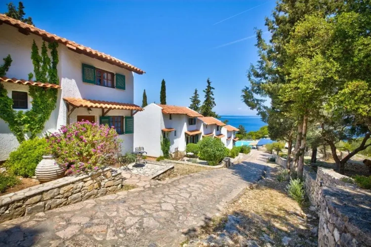 2 Bedrooms Villa