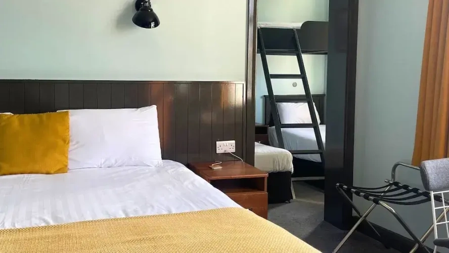 Standard Quadruple room