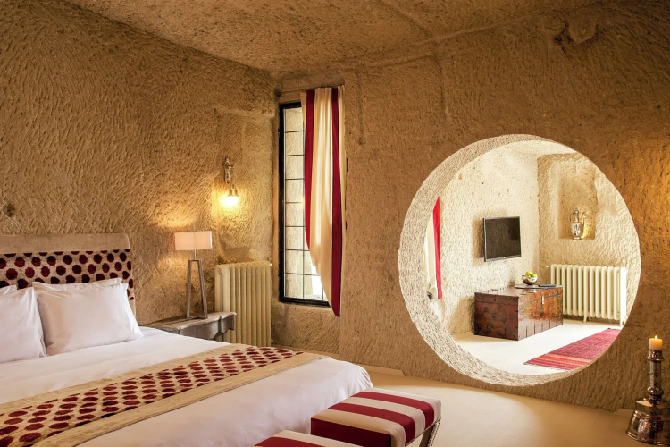 Hezen Cave Hotel