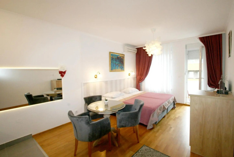 Apartment Moonstone 1