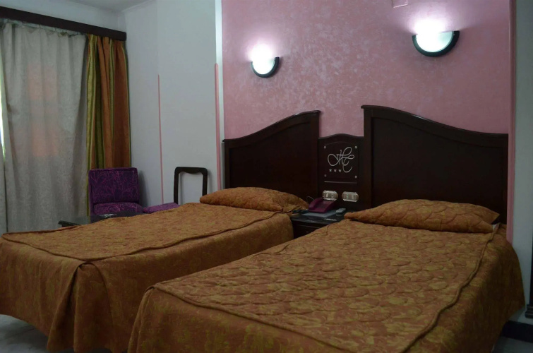 Happy City Hotel