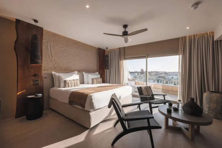 Comfort Double room with balcony and with city view