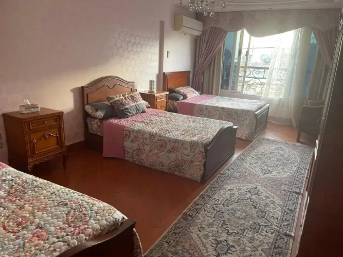 3 Bedrooms Apartment