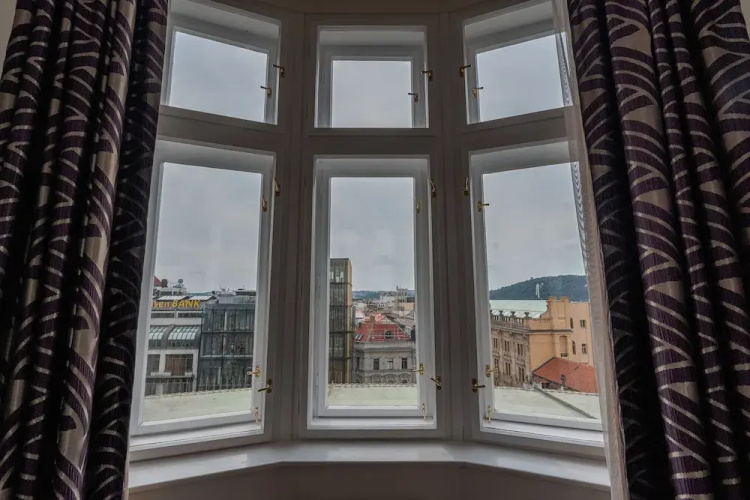 Crown Palace Apartments by Adrez