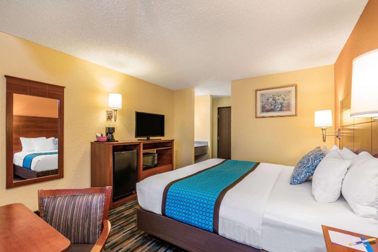Standard Sextuple room